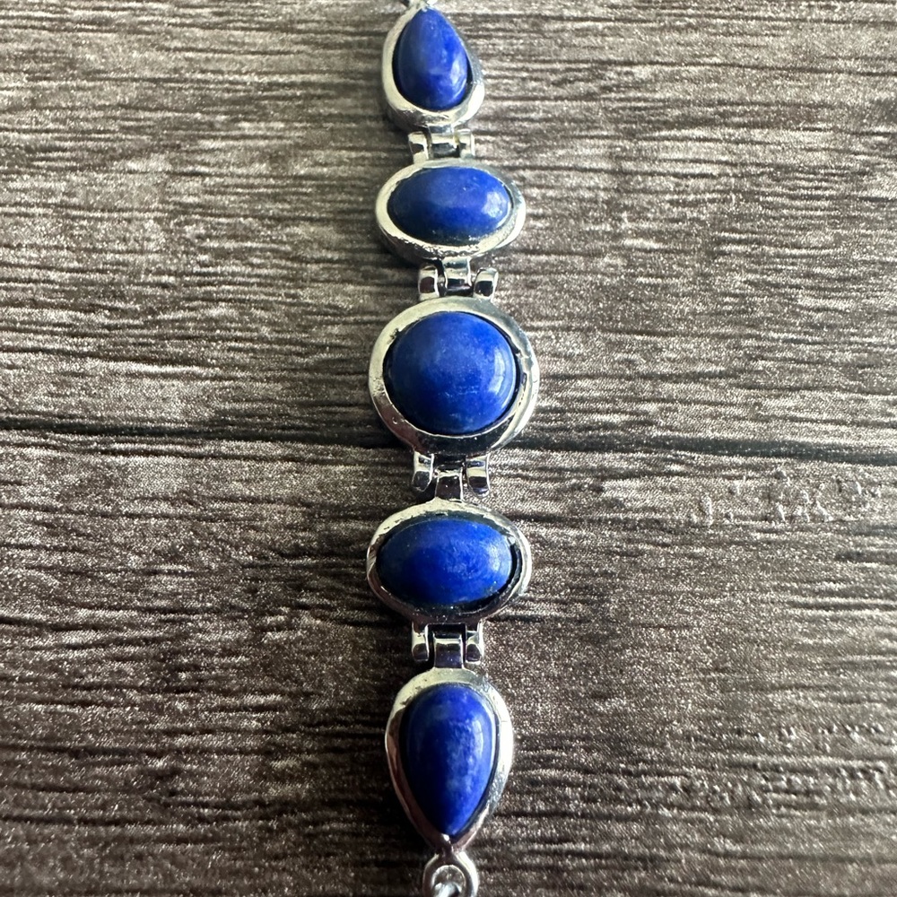 Bracelet used in good condition not sure of the brand - Picture 3 of 6